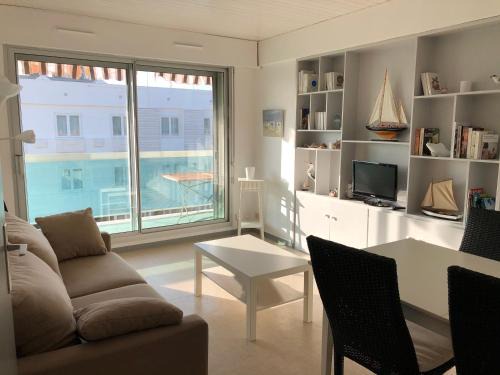 Le Moulleau Apartment | Explore Jardin 308: Family-Friendly Apartment with Terrace