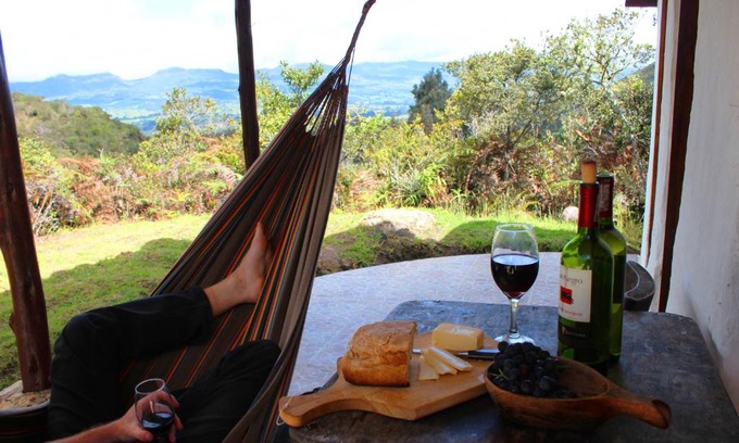 Guatavita Cabin | Beautiful Jardin Colibri: 10/10 Rated & Pet Friendly Stay