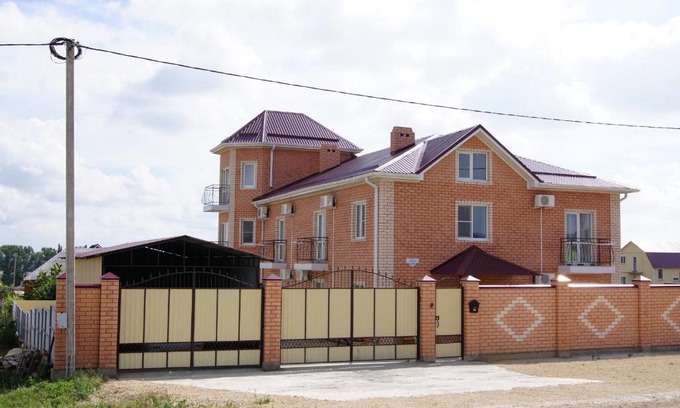 Golubitskaya House | Discover Jardine Guest House: Rated 9/10 with Kitchen Access