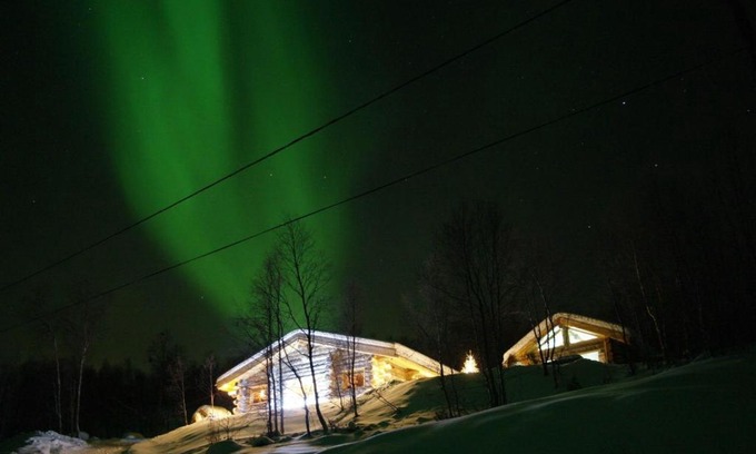 South Varanger Cabin | Experience Jarfjord Arctic Aurora Lodge: 10/10 Guest Rated Oasis