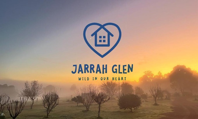 Jalbarragup Resort | Discover Jarrah Glen Cabins: Pet-Friendly Retreat with Hot Tub