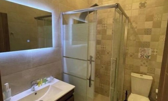 Madaba House | Welcoming Jasmine Flower Hostel: Family-Friendly Retreat