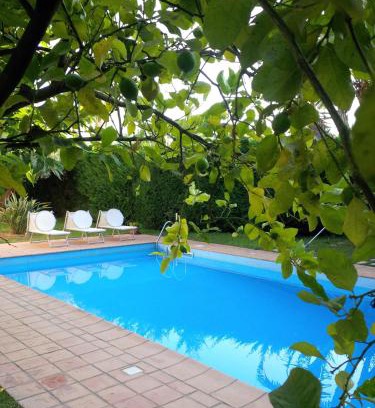 Scicli House | Discover Jasmine: Oceanfront Retreat with Pool & Pet-Friendly
