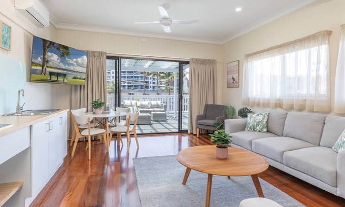 Forster Apartment | Jasmine Lodge: Oceanfront Oasis in Forster Awaits You