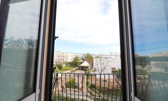 Otranto Apartment | Family-Friendly Retreat at Jasmine's House Otranto