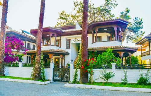 Akyaka City Center Apartment | Family-Friendly Jasmine Suites Akyaka Awaits Your Stay