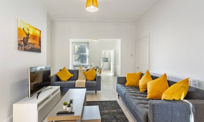 Nottingham House | Jasmine Villa - Perfect for QMC & Uni with Spa and Breakfast