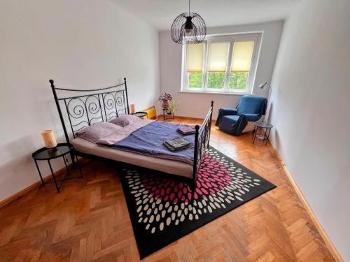Kamienna Gora Apartment | Stylish Apartment with Balcony in City Center, Rated 9.4/10