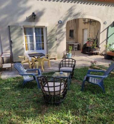 Gallargues-le-Montueux House | Relax at Jasse de Camargue with Pool & Family-Friendly Vibes