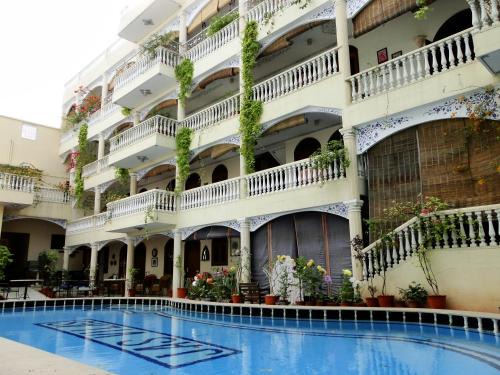 Bani Park Hotel | Discover Jasvilas: Guest Rated 9.5 with Oceanfront Views