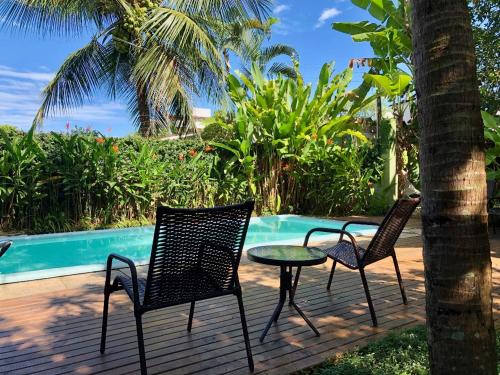 Centro House | Relax at Jataí Guest House with Oceanfront Pool Access