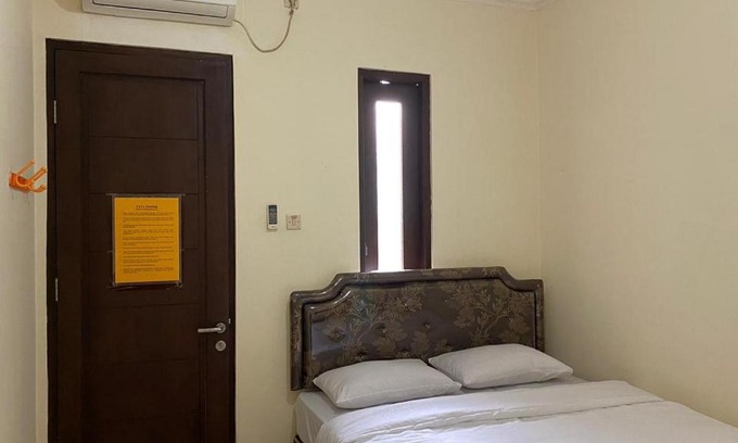 Purwokerto Hotel | Inviting Jatiwinangun Homestay near GOR Satria Purwoketo
