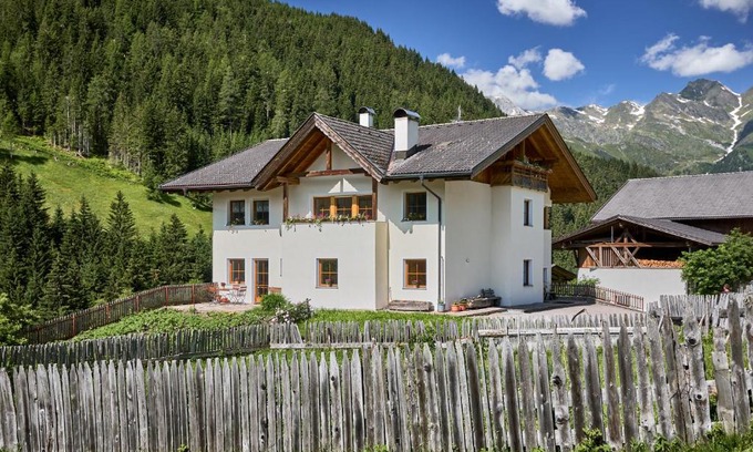 Racines Apartment | Top-Rated Family Retreat at Jaufenspitze Blasighof