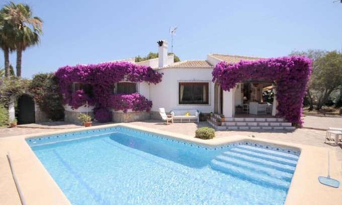 El Tosalet Villa | Relax at Jaureguia - Pet-Friendly Oasis in Javea