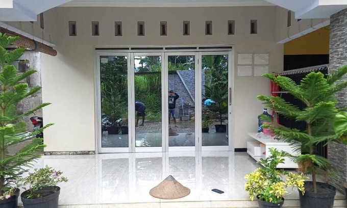 Wonosari House | Escape to Java Break Away: Family & Pet-Friendly Retreat