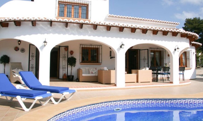 Media Luna Villa | ***JAVEA VILLA*** 5 Bedrooms | Private Pool | Jacuzzi | Free A/C | Free WIFI | BBQ