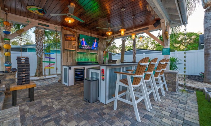 Jacksonville Beach House | Experience Key West Charm at Jax Beach with Heated Pool