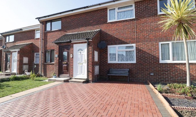 Wyke Regis House | Cozy Jay Cottage: Pet & Child Friendly with 9.3/10 Rating
