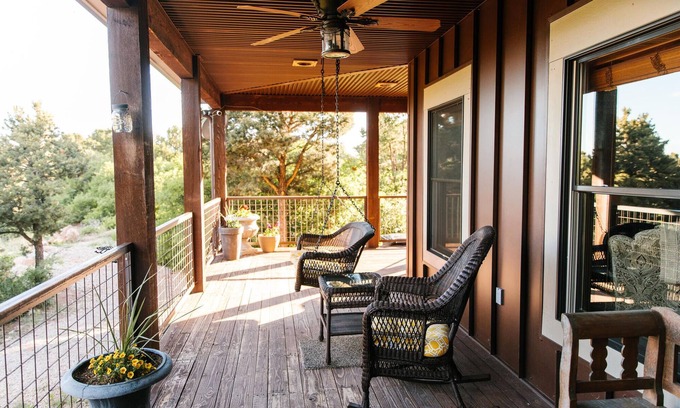 Moab Cabin | Enjoy a Relaxing Stay at Jaydee's Run Cabin Near Moab!