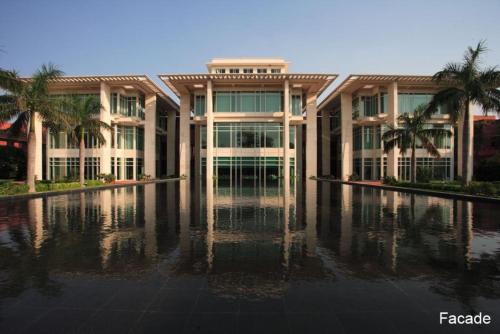 Taj Ganj Hotel | Experience Elegance at Jaypee Palace Hotel with Ocean Views