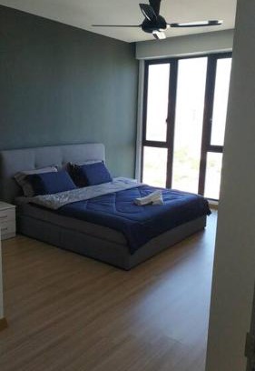 Seri Tanjung Pinang Apartment | Relaxing Jazz 313: 2-Bedroom Suite with Pool & Seaview