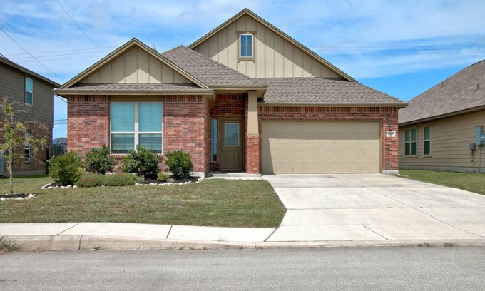 Converse House | Pet-Friendly JBSA Junction and Randolph Retreat with Pool