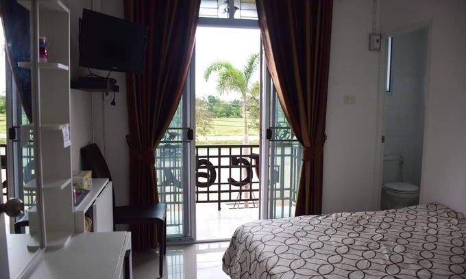 Phunphin House | Family-Friendly JC Guesthouse with Accessible Amenities