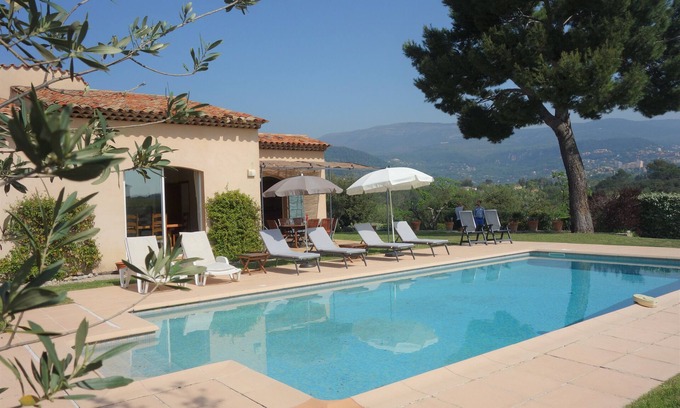 Saint-Jacques Villa | Relax at JDV Holidays Villa Oliviers with Heated Pool