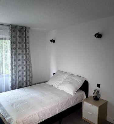 Le-Plessis-Trevise Apartment | Family-Friendly Retreat at Jean Kiffer - Guest Rated 9.8