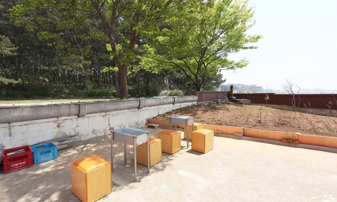 Hwaseong Hotel | Eco-Friendly Jebudo Seaside with Family Amenities Included