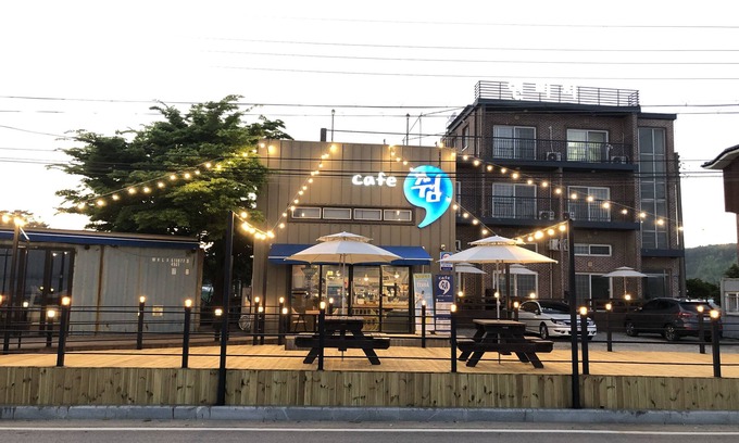 Hwaseong Condo | Guest Rated 9/10: Jebudo Yeonliji Pension with Kitchen & More