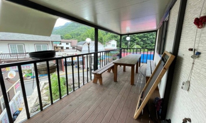 Jecheon House | Family-Friendly Jecheon Wolsong Garden Pension with Breakfast