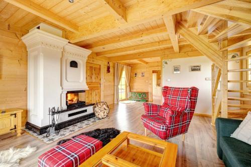 Maruszyna House | Cozy Jedlinowo Chata Domek Góralski with Hot Tub, Rated 9.9