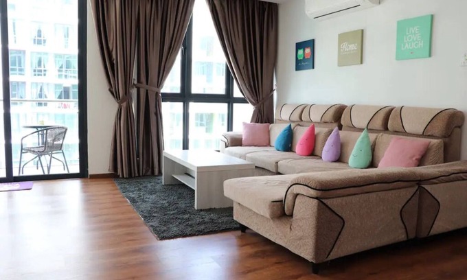 Kuching Apartment | Cozy Jeff and Ricky Homestay 2 near Vivacity Megamall