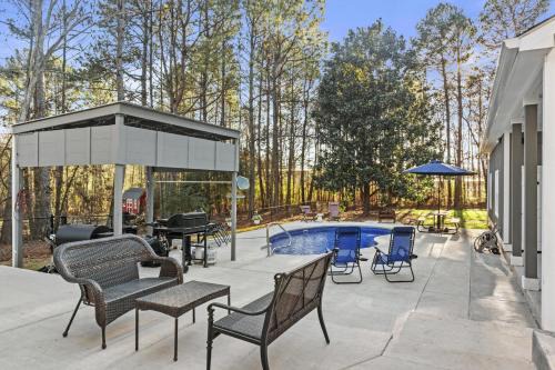 Jefferson House | Jefferson Poolside Escape with pool