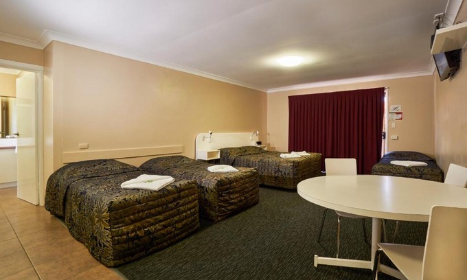 Kearneys Spring Hotel | Discover Jefferys Motel: Family-Friendly & Accessible Stay