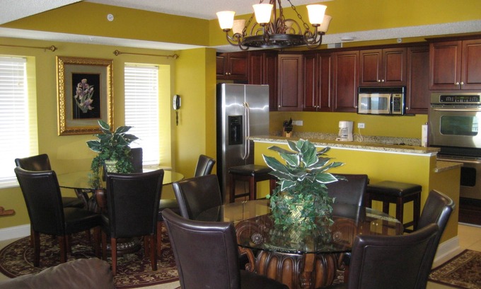 Myrtle Beach Condo | Oceanfront Getaway at Ocean Blue Resort - 5BR with Spa & Pool