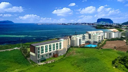 Seongsan Resort | Discover Jeju Arumdaun Resort: Family-Friendly Escape