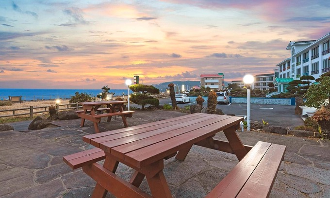Andeok House | Discover Jeju Badaaehyanggi Pension: Rated 9.6/10, Family Friendly
