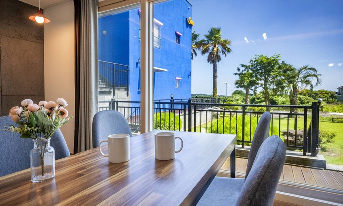 Seongsan Apartment | Pet-Friendly Retreat at Jeju Blue & Sea - Top Rated 8.8/10