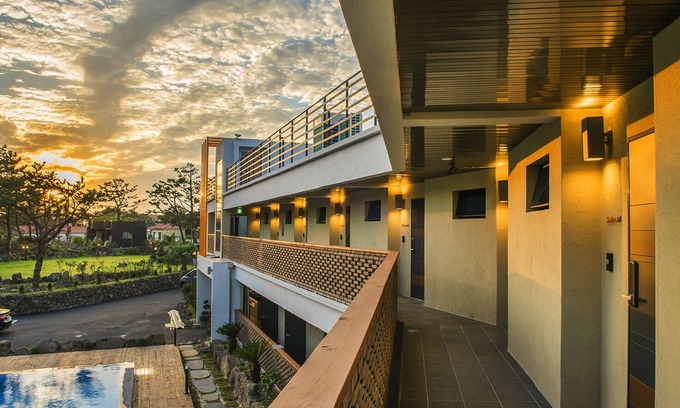Hallim Hotel | Discover Jeju Dam Spavill: Eco-Friendly Retreat with Pool