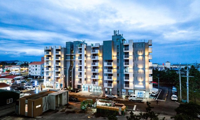 Moseulpo Hotel | Discover Jeju Moseulpo Hotel: Family-Friendly Retreat