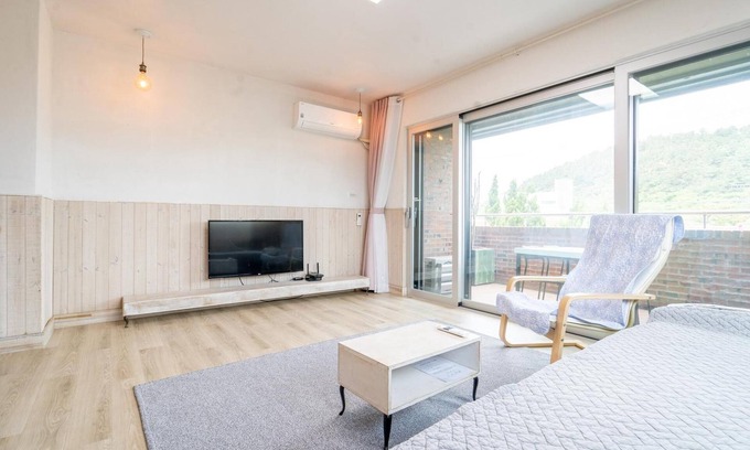 Jocheon House | Family-Friendly Stay at Jeju Murray Pension with Kitchen Access