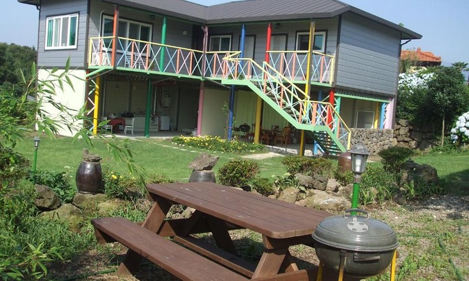 Namwon House | Inviting Jeju Myung House: Top Rated with Breakfast & Kitchen