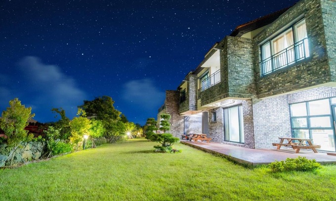 Jocheon House | Explore Jeju Ondamhouse Pension: Family-Friendly Retreat