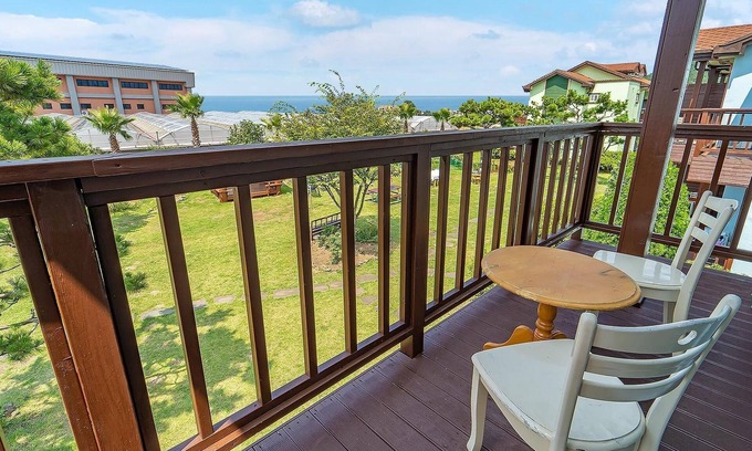 Aewol House | Family-Friendly Retreat at Jeju Sigan Yeohaeng Huyang Pension
