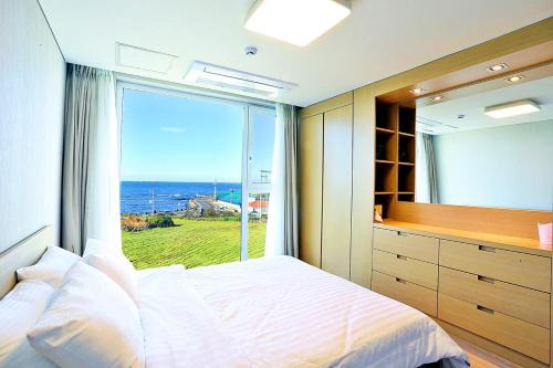 Hallim Villa | Family-Friendly Stay at Jeju Sorang in Farms Village