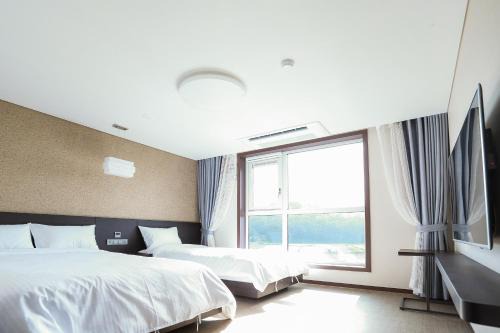 Seongsan Hotel | Enjoy Ocean View at Jeju Stay in Sungsan