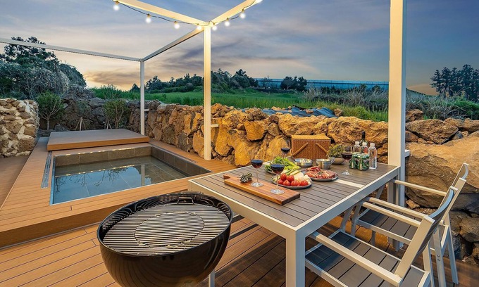 Aewol House | Relax at Jeju Themoon Poolvilla with Family-Friendly Amenities