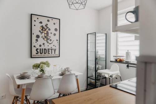 Jelenia Gora Apartment | Pet-Friendly Jeleni Zakątek in Karkonoszy: Guest Rated 9.4